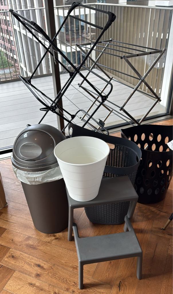 some home items for sale. Buying the entire contents 