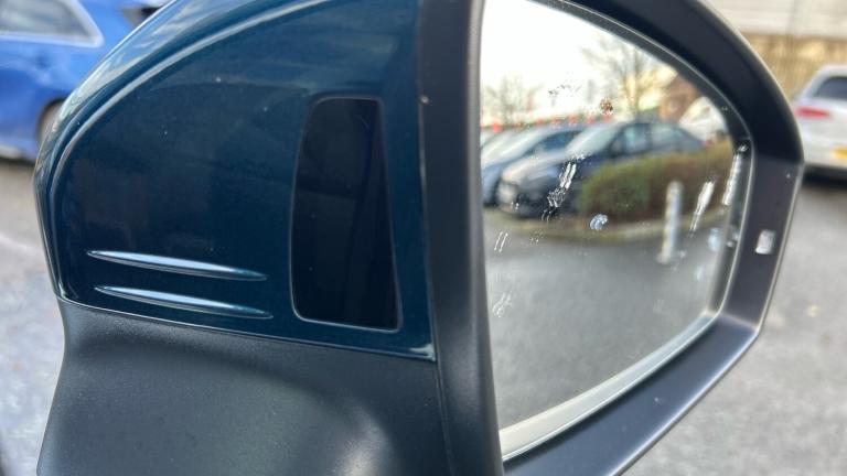 2022 Volkswagen Tiguan 2.0 TDI 200 4Motion R-Line 5dr DSG ESTATE DIESEL Automatic