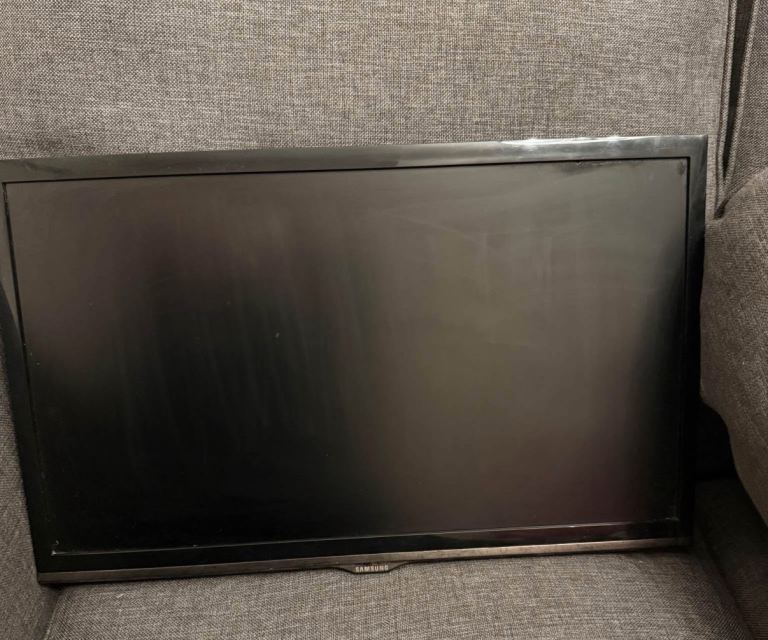 image for samsung ue22h5000ak smaller tv woth wall bracket on back (can be removed 