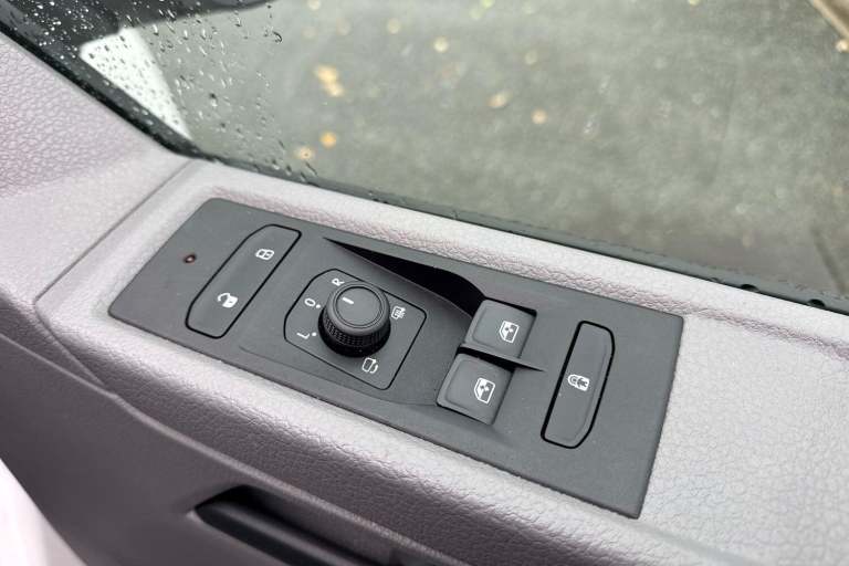 2024 Volkswagen Transporter 2.0 TDI 150 Highline Kombi Van WINDOW VAN DIESEL Manual