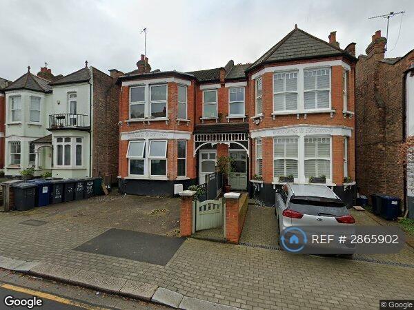 Studio flat in The Grove, London, N3 (#2865902)
