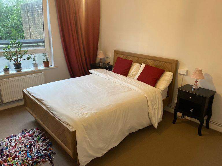 Room to Rent, A Great discount £800/month | £200 Deposit – Romford (Elizabeth Line),RM2 5UA