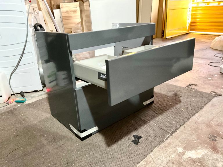 Basin wall hung unit 