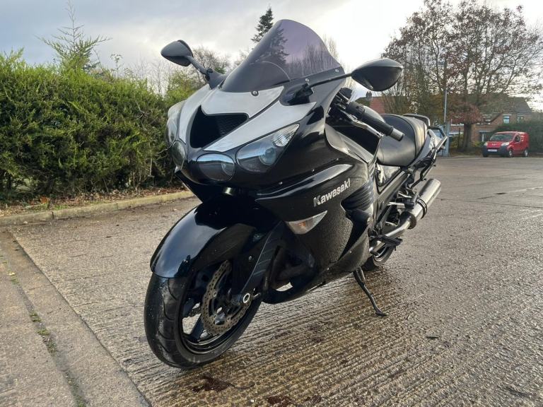 2007 07 KAWASAKI ZX 1400 B7F - ZZR1400 ZZR SPORTS HYPER TOURER BLACK PANNIERS