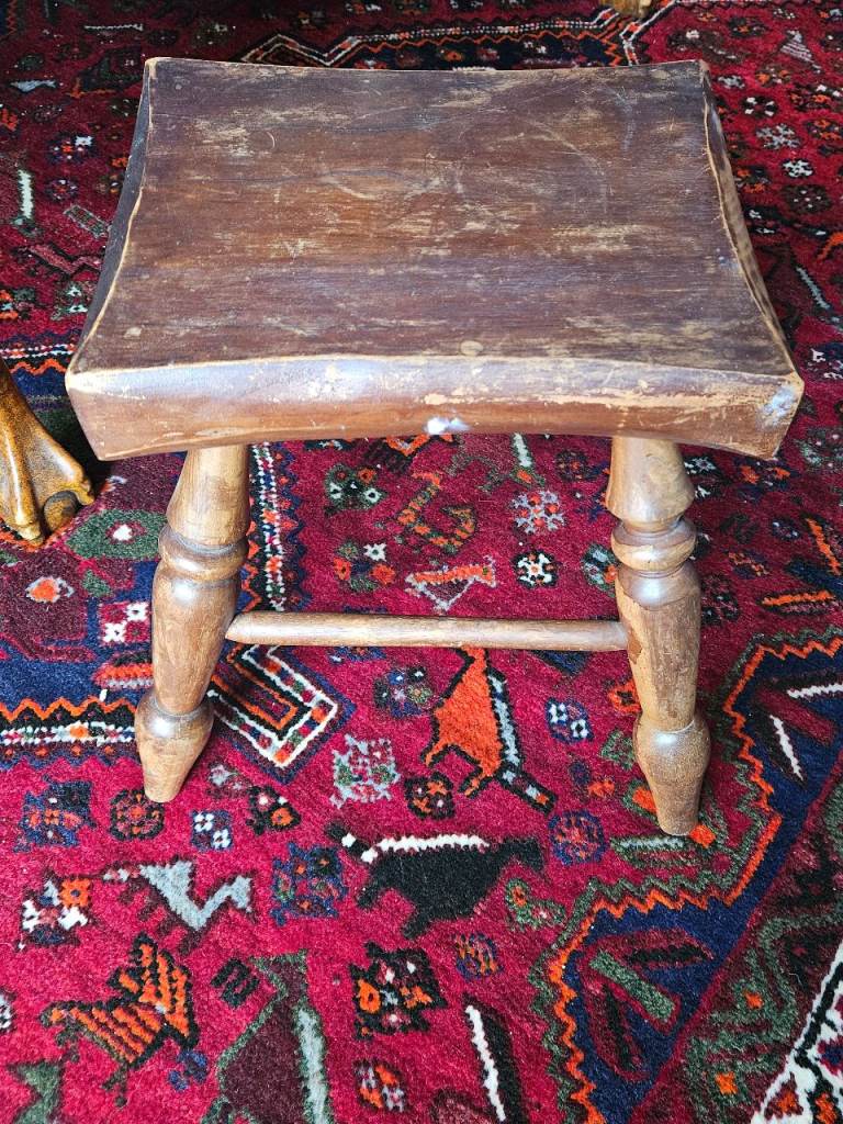 Antique Rustic Country Cracket Stool – Charming Farmhouse Footstool
