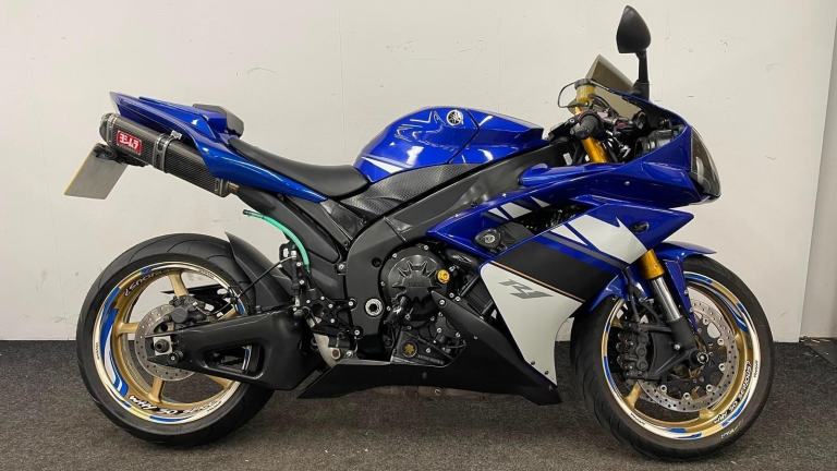 YAMAHA YZF-R1 ** DATATOOL ALARM - YOSHIMURA EXHAUSTS - REAR SETS **