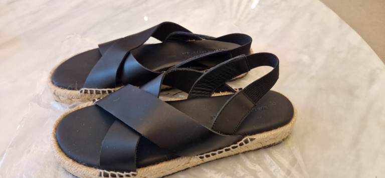 Want Les Essentials new leather sandals 