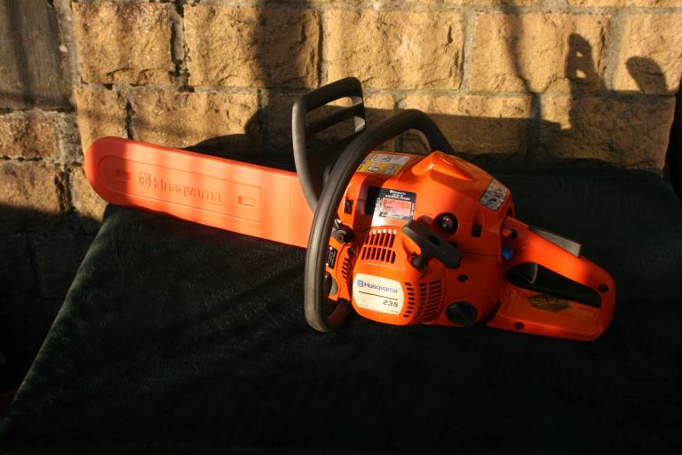 Husqvarna 235xp Petrol Chainsaw excellent condition, taken in part exchange only had light use