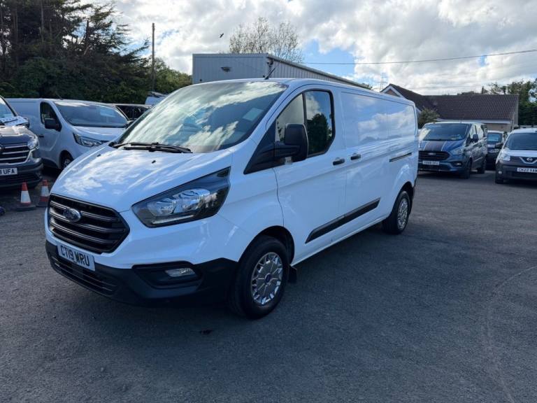 2019 Ford Transit Custom 2.0 300 EcoBlue Panel Van 5dr Diesel Manual L2 H1 Euro 6 (105 ps) 1 OWNE...