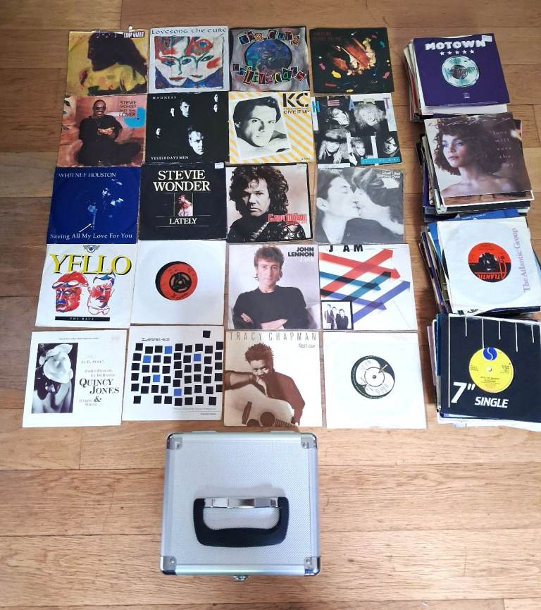 Large Collection of 140+ Vinyl 7" Singles (some rare) & Storage Case 