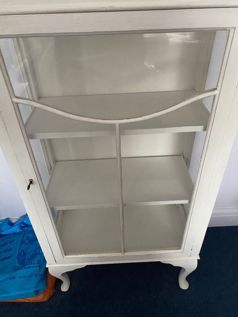 White display cabinet