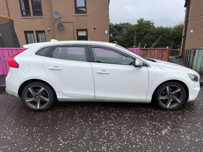 VOLVO V40 T2 86k miles excellent 