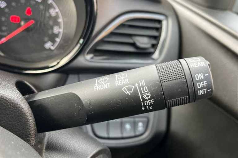 2019 Vauxhall Viva 1.0 [73] SE 5dr [A/C] HATCHBACK PETROL Manual