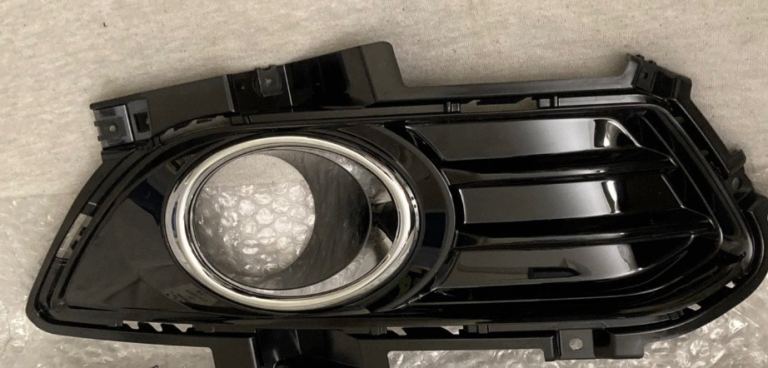 Front fog light housing 