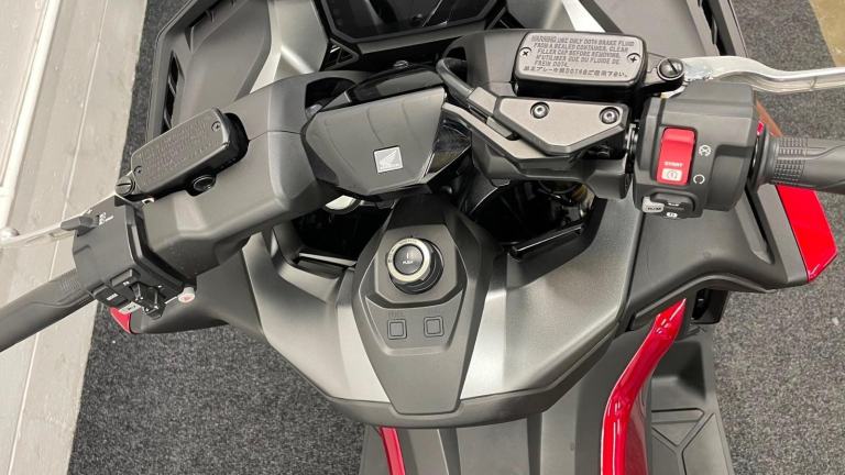 HONDA FORZA 750 R ** TOP BOX - FULL HISTORY - MAY 2027 MOT **
