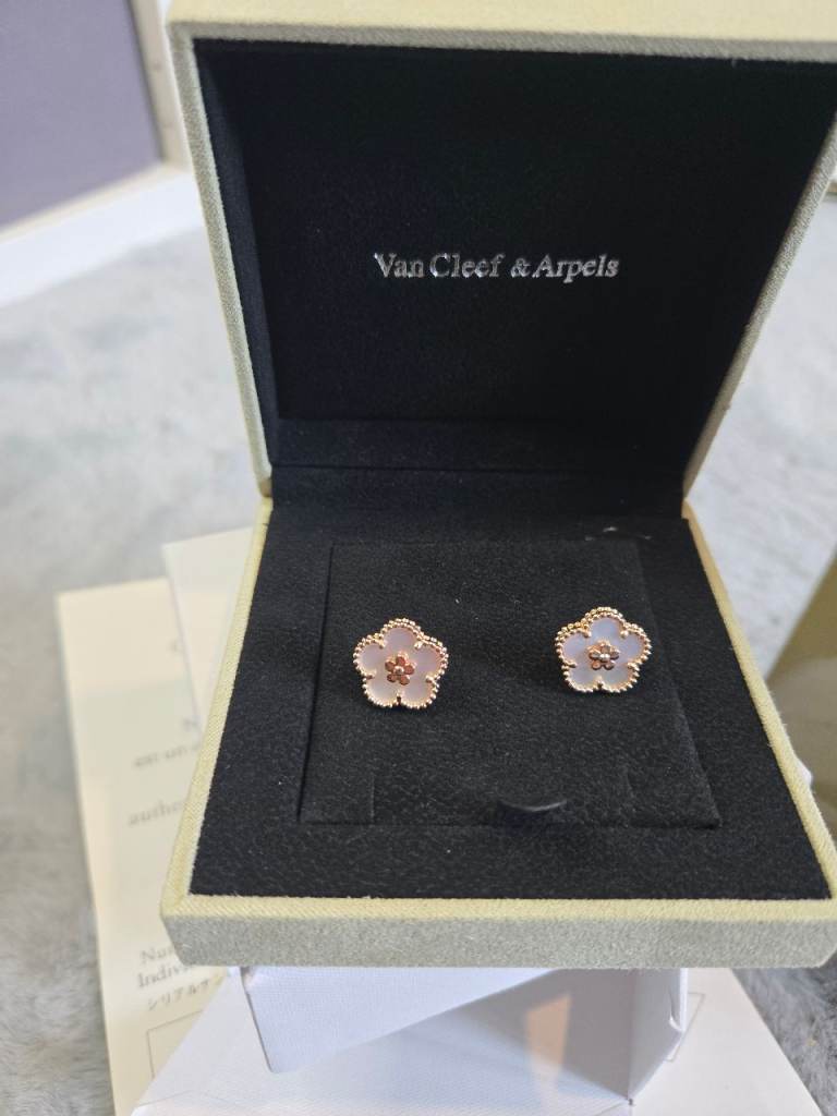 Van Cleef & Arpels Flower Earrings – Pink Gold, As Good As New