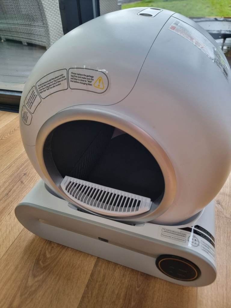 Automatic Self-Cleaning Cat Litter Box – App Controlled