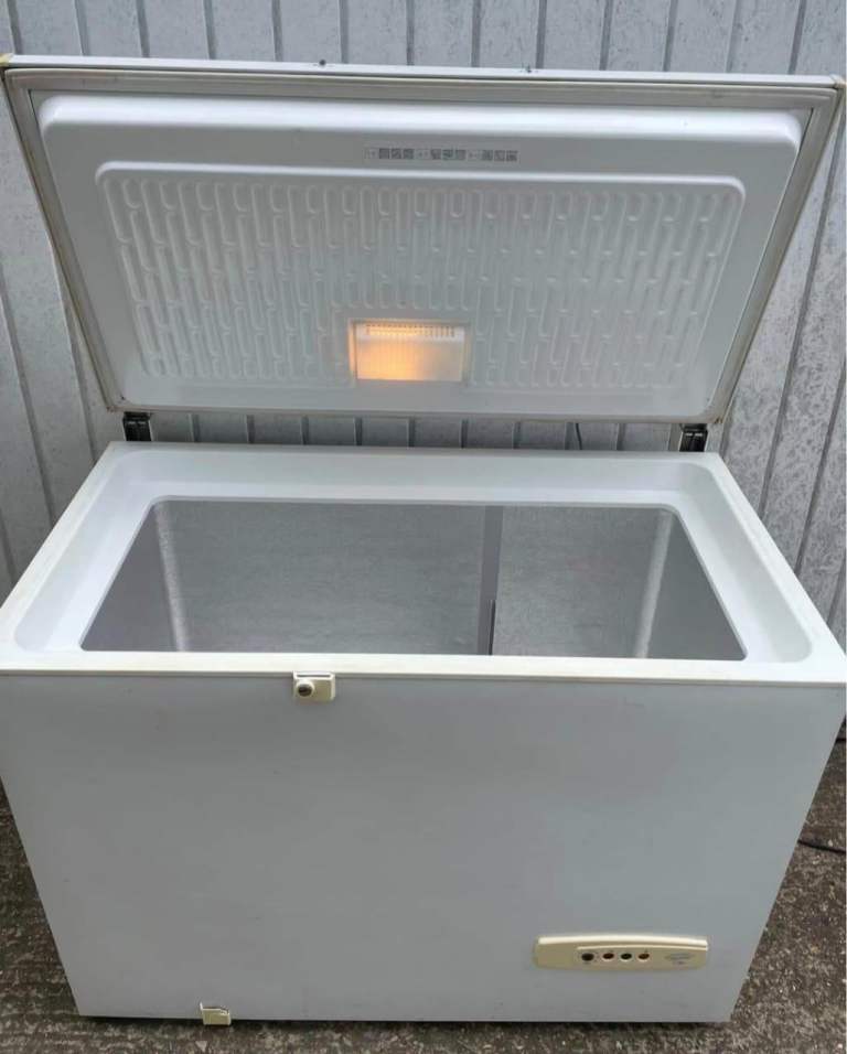 White Chest Freezer – Good Condition, Fully Working