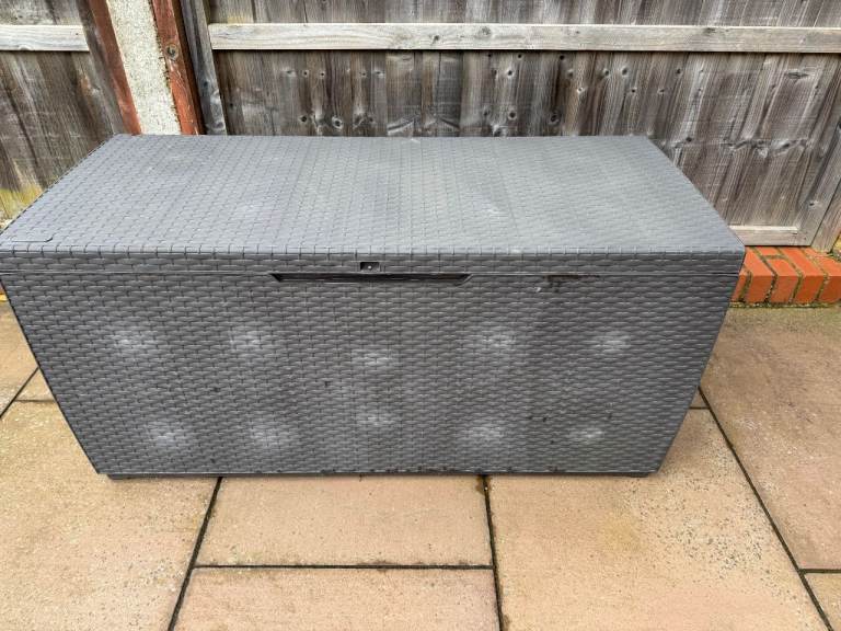 Keter outdoor storage box 305l rattan