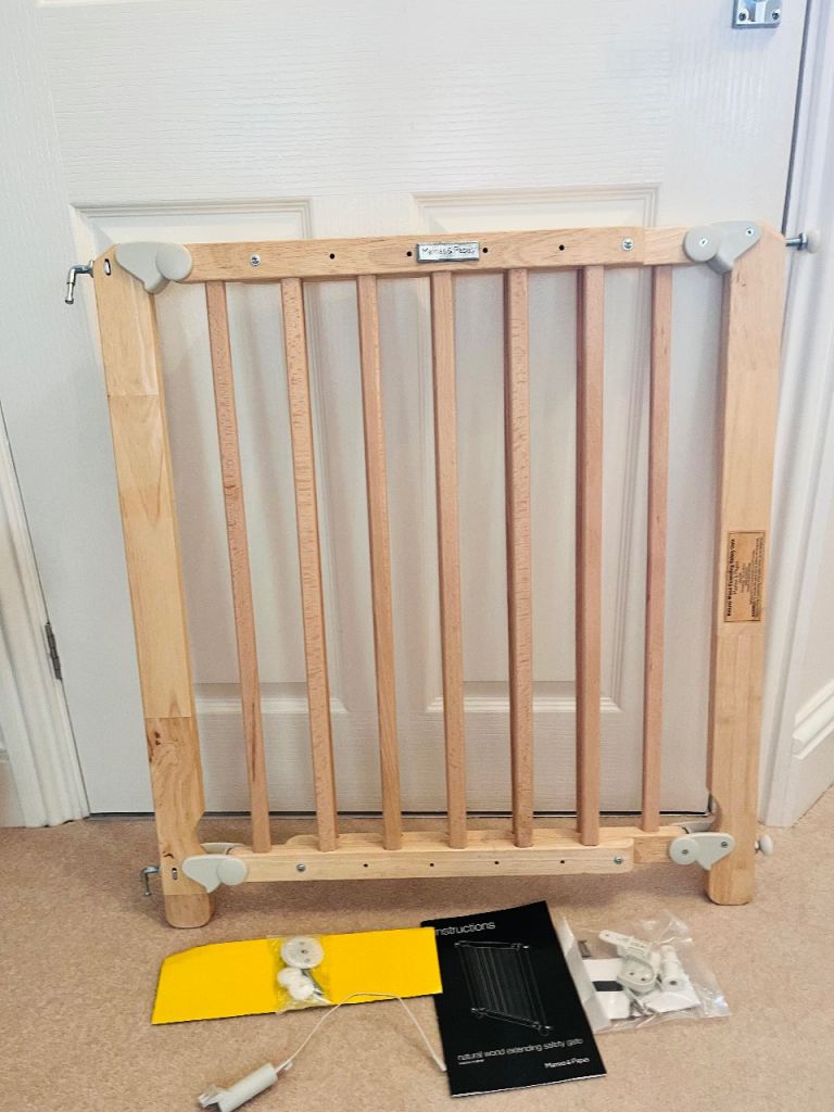 Mamas and Papas extending stair gate