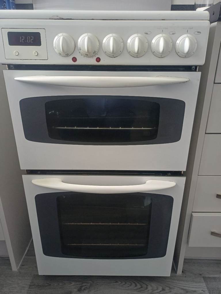 Electric oven, grill and hob, oven timer