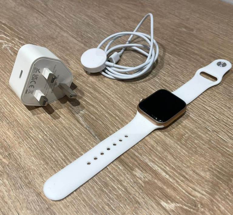 Apple Watch Rose Gold With New White Strap & Cable & Plug