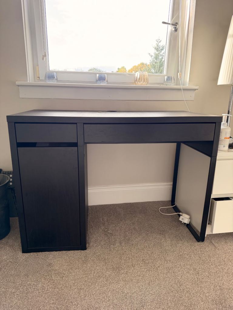 IKEA Micke desk 