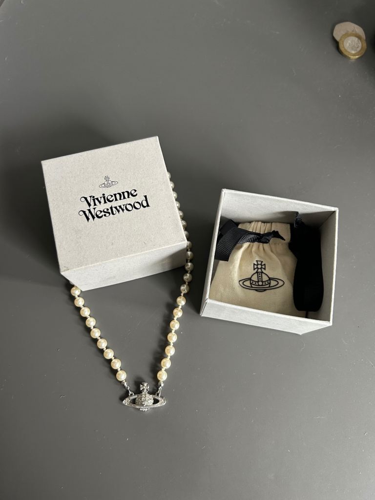 Vivienne Westwood pearl necklace 