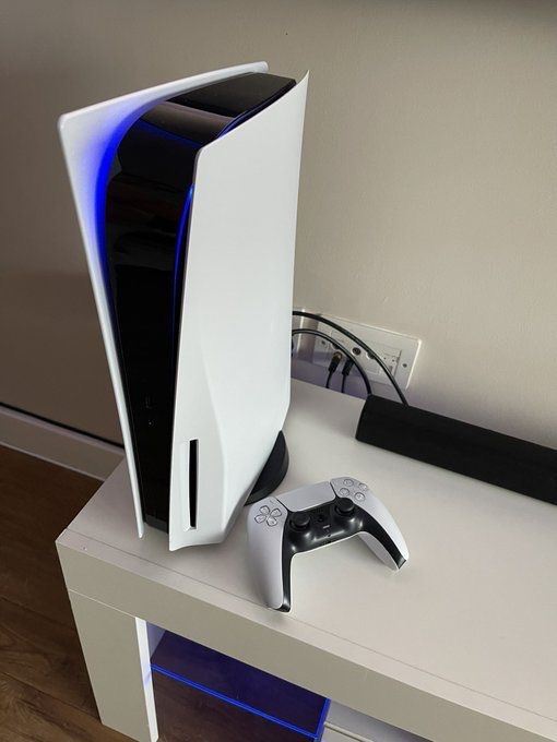 PS5 FC BUNDLE 2X CONTROLLERS