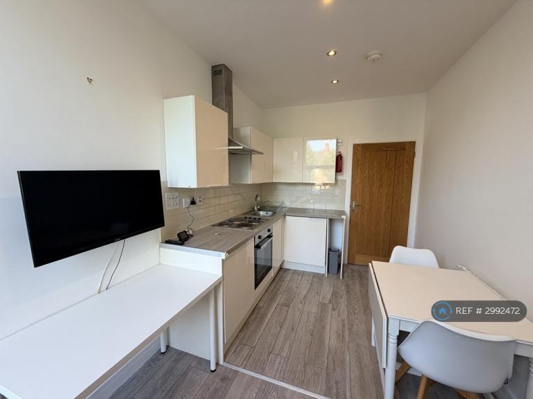 1 bedroom flat in Century House, Leicester, LE2 (1 bed) (#2992472)