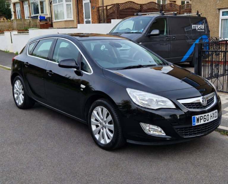 VAUXHALL ASTRA, SRI Hatchback, 2011, Manual, 1686 (cc), 5 doors