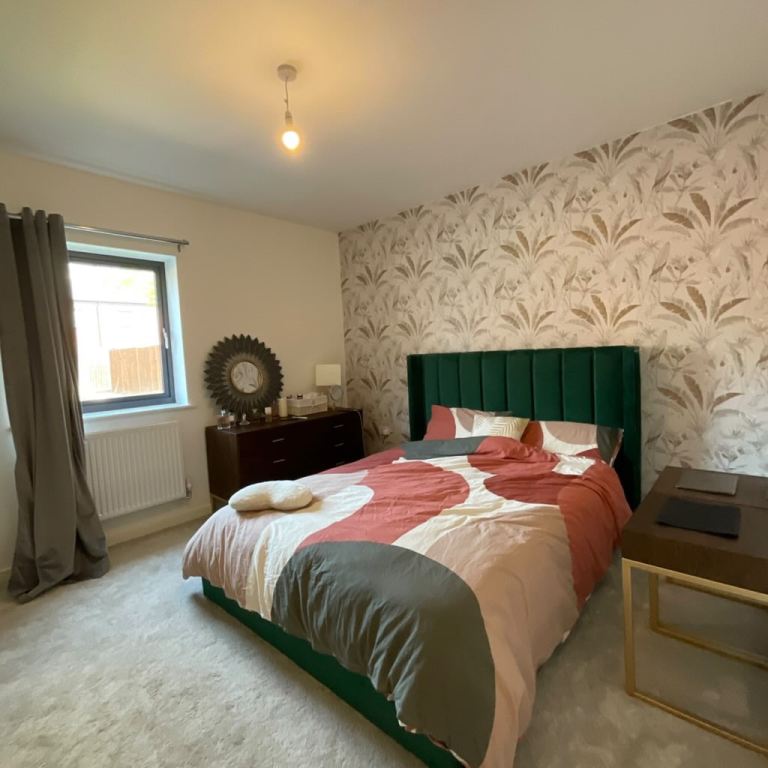 Spacious Double Room in Modern Flat – Uxbridge Included Council Tax , Water, Wifi