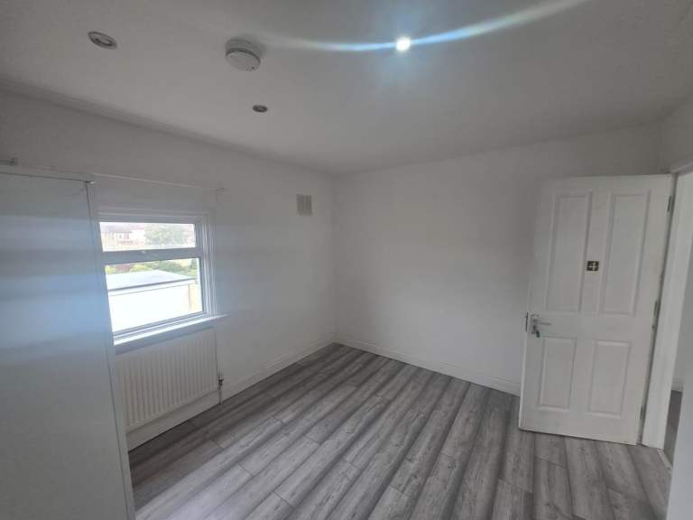 Double Room to rent (Suitable for couples)