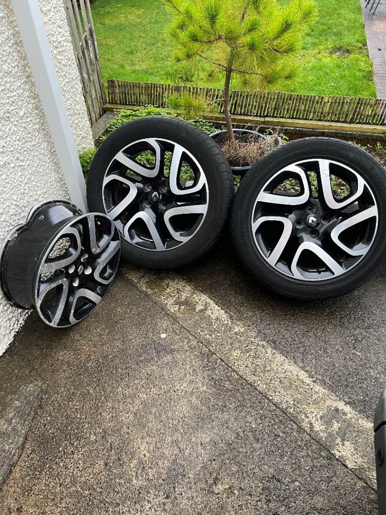 RENAULT  CAPTUR  Mk1 17in, SILVER/BLACK 4 STUD , 5 Double Spoke ,  205/55/17 