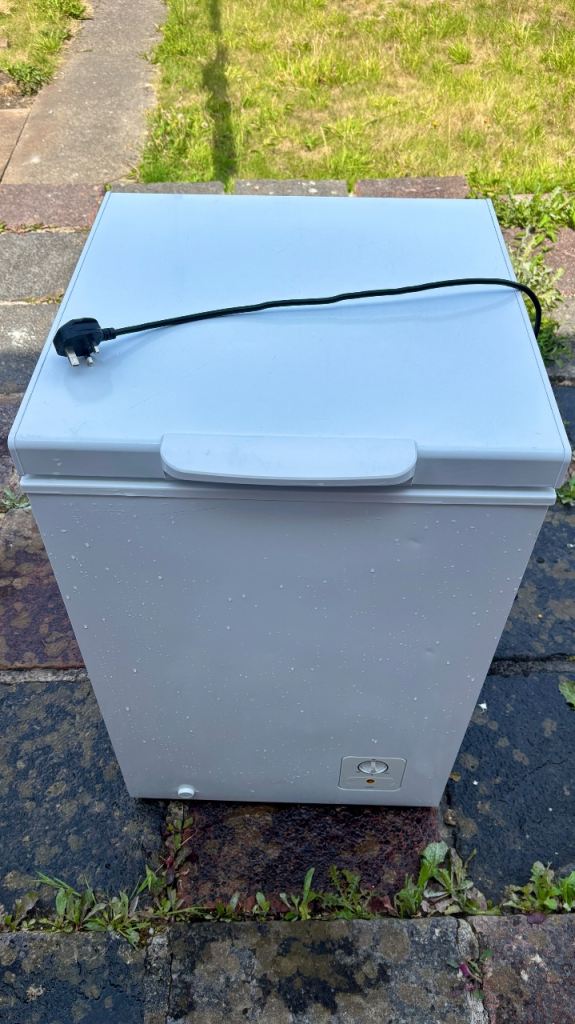 Small Chest Freezer - Good Working Order