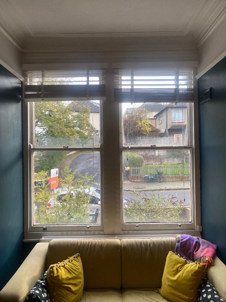 White Wooden Venetian Blinds for Window