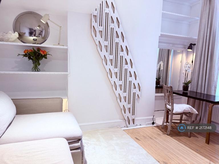 Studio flat in London, London, W9 (#2172148)