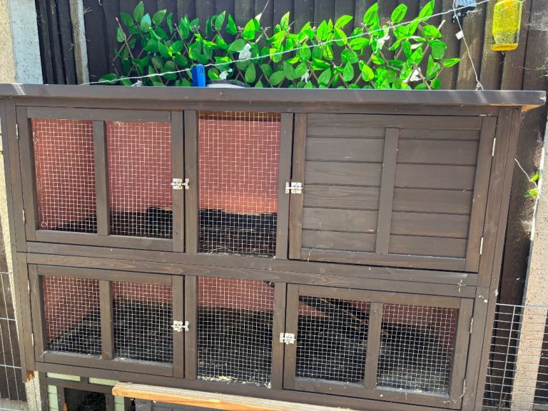 Double hutch