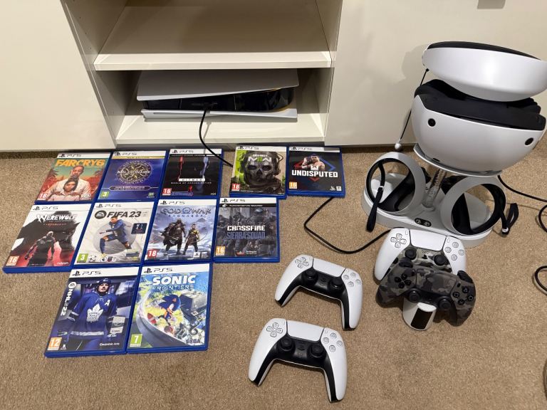 PS5 Ultimate Bundle VR and Console 