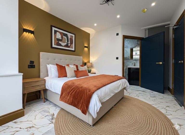 Newly Renovated 10 Bed 10 En-suite Property *OPEN TO COMPANY LET*