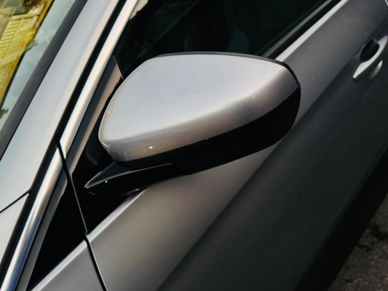 2019 Vauxhall Grandland X 1.5 Turbo D Tech Line Nav 5dr HATCHBACK DIESEL Manual