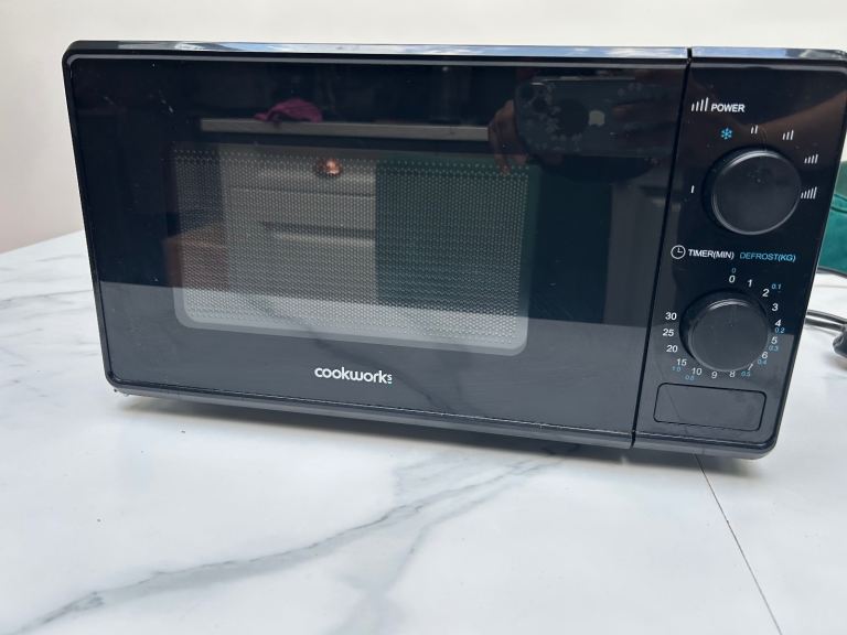 Cookworks Black Microwave Oven – Good Condition