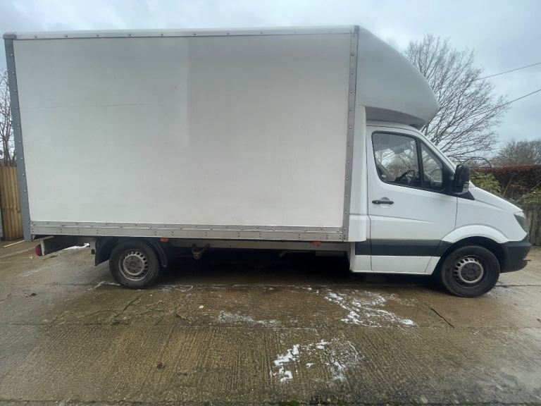 Mercedes-Benz Sprinter Luton van 2015