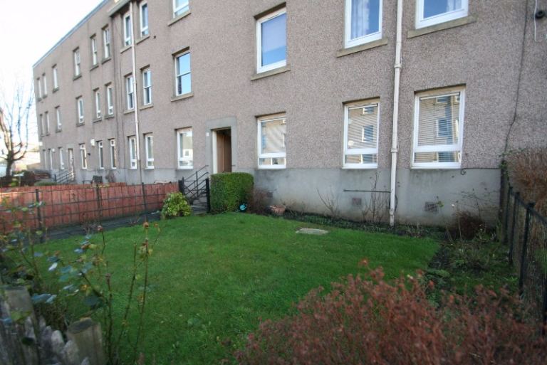 2 bedroom flat in Whitson Place East, Balgreen, Edinburgh, EH11 3BB