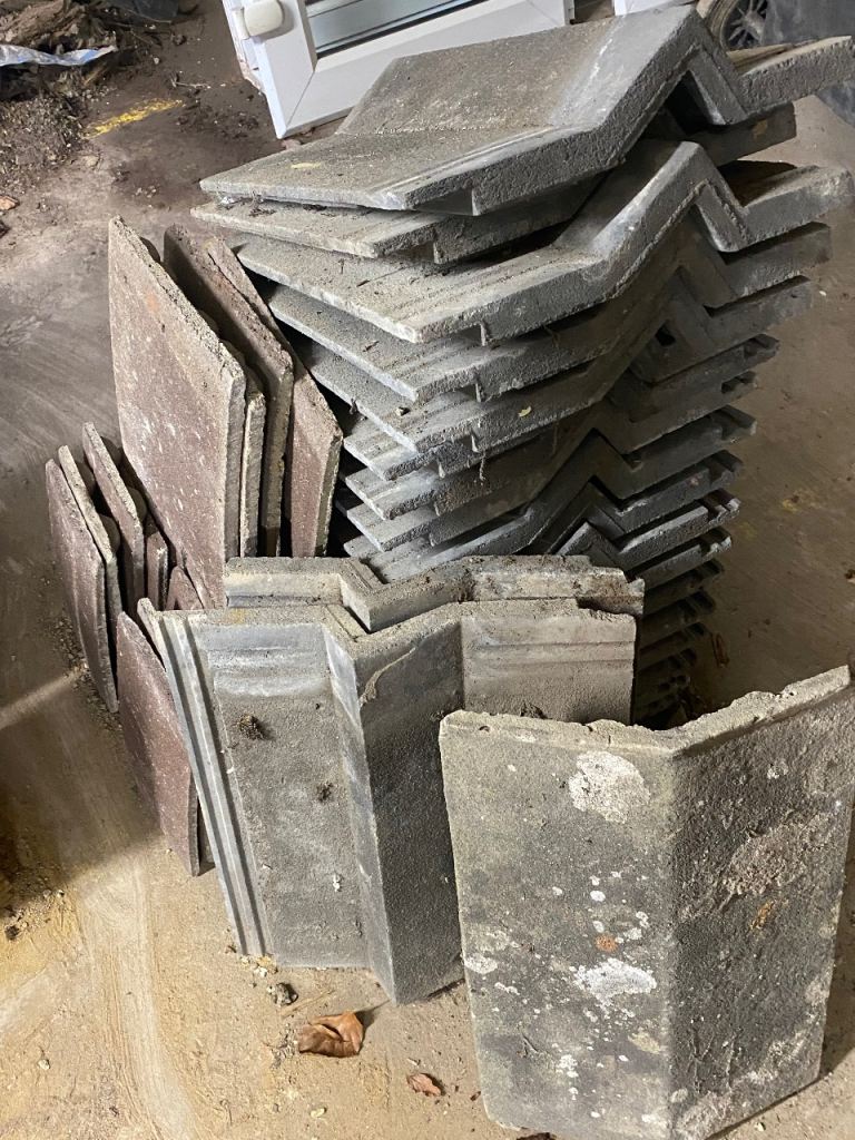 Selection of Used Roof Tiles and Ridge Tiles – Fair Condition