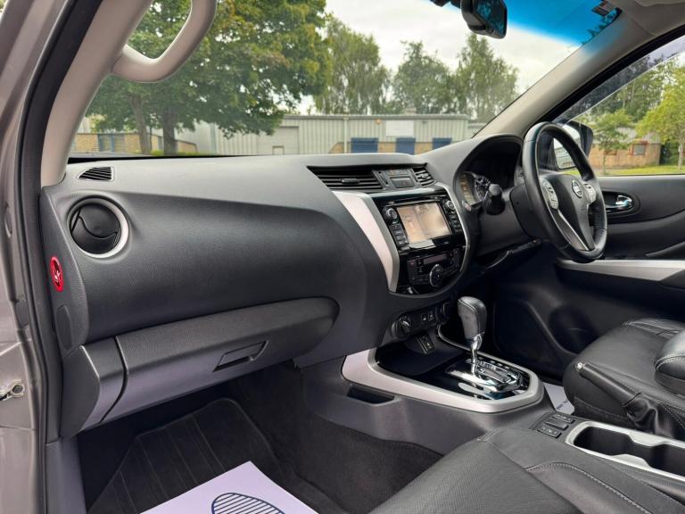 2017 Nissan Navara Double Cab Pick Up Tekna 2.3dCi 190 4WD Auto PICK UP DIESEL Automatic