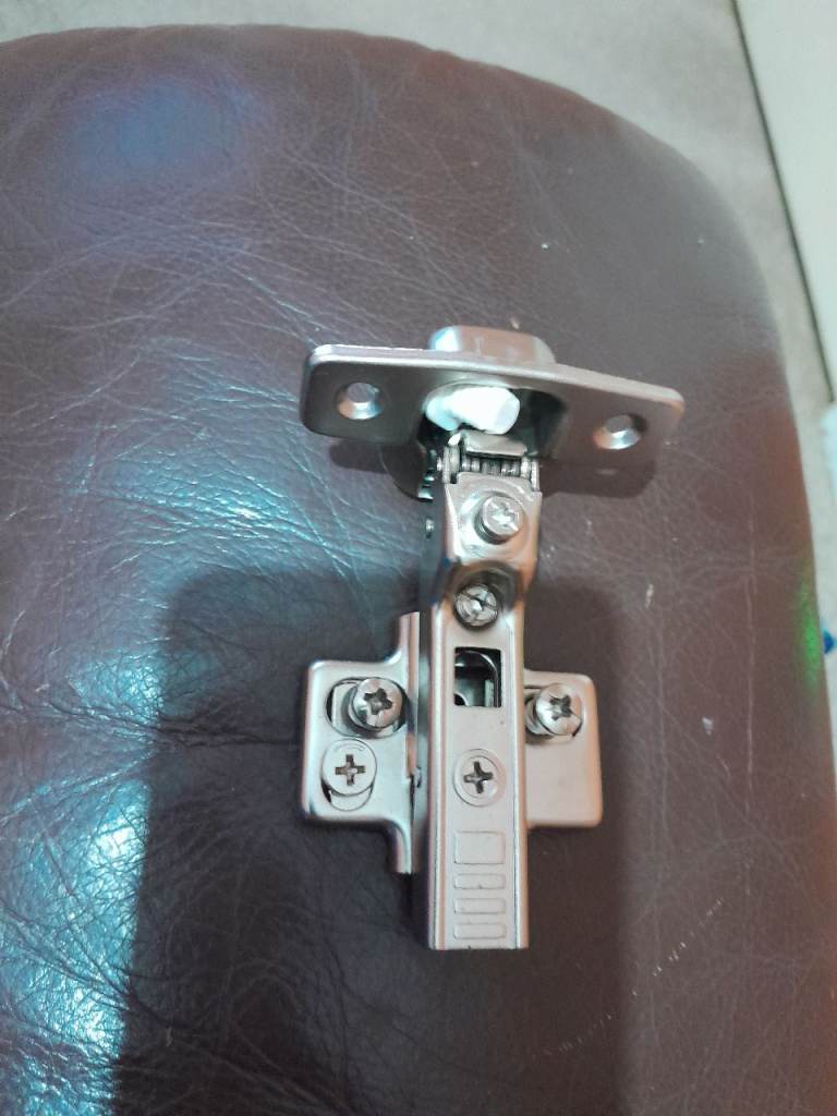 Brand New Set Of 4 Kitchen Cabinet Door Hinges