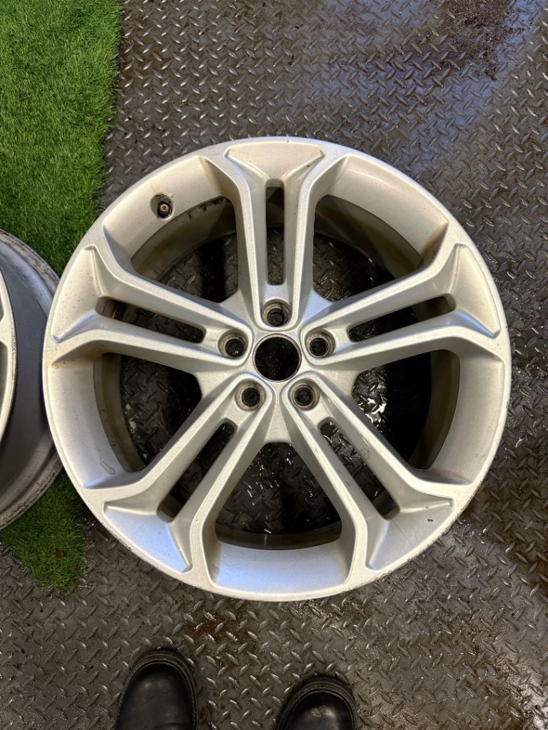 Ford Focus ST 19” Alloy Wheels x 4