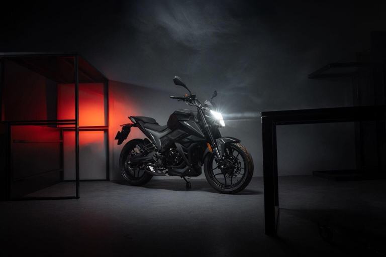 Lexmoto Cypher Electric and  Stylish