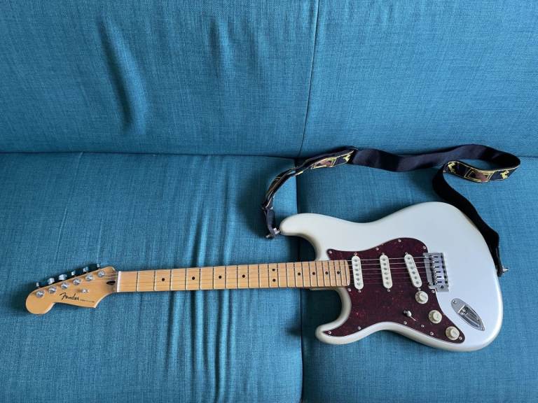 Left handed Fender Player Plus Stratocaster